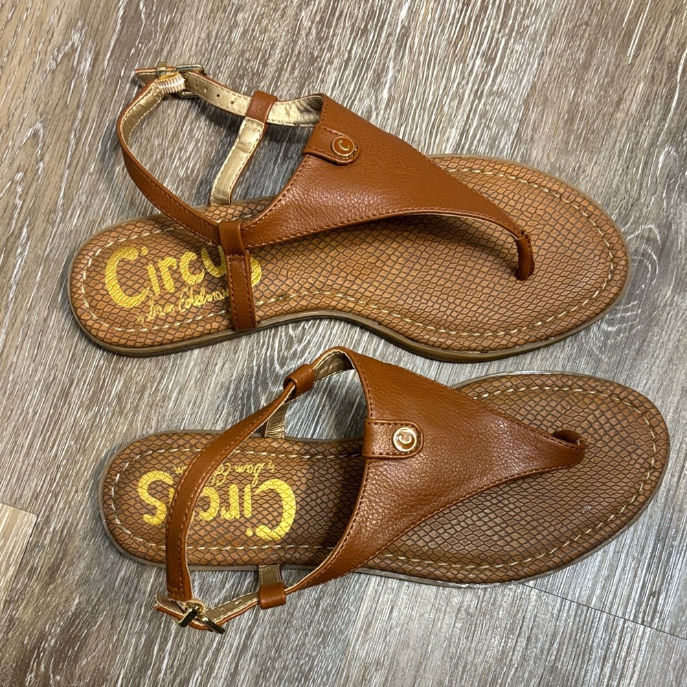 Circus buckle sandals